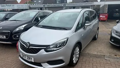 Used Vauxhall Zafira Tourer Design Edition 140 HP (102 kW) 2017 Silver MPV