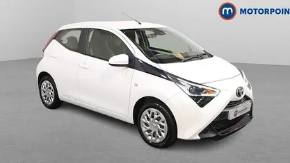 Used Toyota Aygo X-play 72 HP (52 kW) 2021 Hatchback