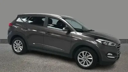 Usado Hyundai Tucson SE 141 HP (103 kW) 2018 Cinzento SUV