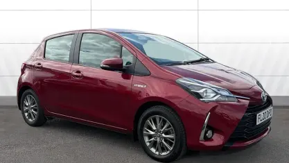 Used Toyota Yaris 101 HP (74 kW) 2020 Red Hatchback