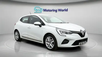 Używany Renault Clio V Play 101 KM (74 kW) 2020 Biały Hatchback