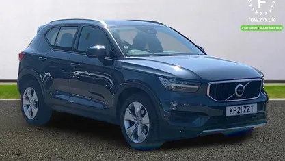 Usado Volvo XC40 Momentum 163 HP (119 kW) 2021 Azul SUV