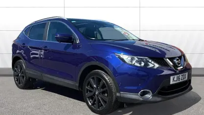 Używany Nissan Qashqai Tekna 110 KM (80 kW) 2016 Niebieski SUV
