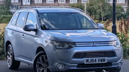 Used Mitsubishi Outlander P-HEV 121 HP (88 kW) 2015 Estate