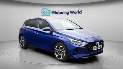 Używany Hyundai i20 Premium 101 KM (74 kW) 2023 Niebieski Hatchback