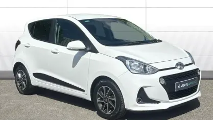 Used Hyundai i10 Premium 88 HP (64 kW) 2019 White Hatchback