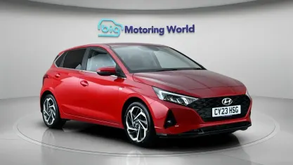 Used Hyundai i20 Premium 101 HP (74 kW) 2023 Red Hatchback