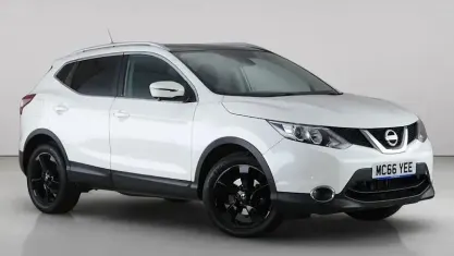 Used Nissan Qashqai N-Connecta 116 HP (85 kW) 2016 White SUV
