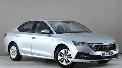 Używany Skoda Octavia SE 110 KM (80 kW) 2022 Srebrny Hatchback