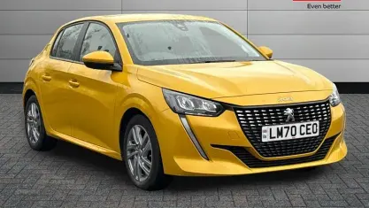 Used Peugeot 208 Active Premium 75 HP (55 kW) 2020 Yellow Hatchback