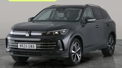 Begagnad VW Tiguan Elegance 204 HK (150 kW) 2025 Grå SUV