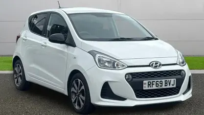Used Hyundai i10 67 HP (49 kW) 2020 White Hatchback