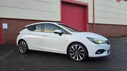 White Used 2020 Vauxhall Astra SRi Hatchback | £9,799 (Fair price)