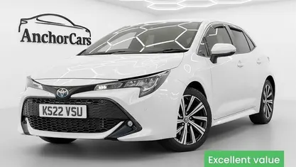 Used Toyota Corolla Design 184 HP (135 kW) 2022 White Hatchback