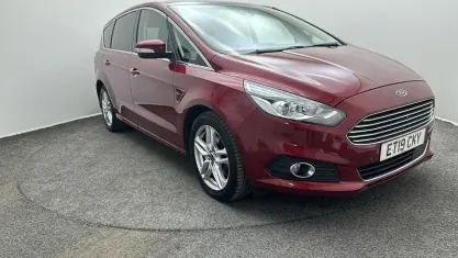 Second-hand Ford S-MAX Titanium 190 CP (139 kW) 2019 Roșu Monovolum