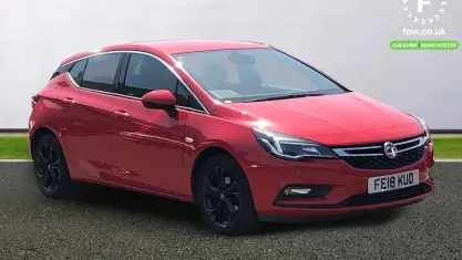 Usado Vauxhall Astra SRi 105 HP (77 kW) 2018 Vermelho Citadino