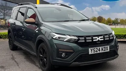 Used Dacia Jogger Extreme 141 HP (103 kW) 2024 Green MPV