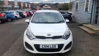 Used Kia Rio 86 HP (63 kW) 2014 White Hatchback