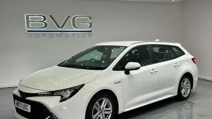 Used Toyota Corolla 122 HP (89 kW) 2021 White Estate