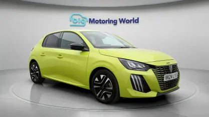 Used Peugeot 208 Allure 101 HP (74 kW) 2024 Yellow Hatchback