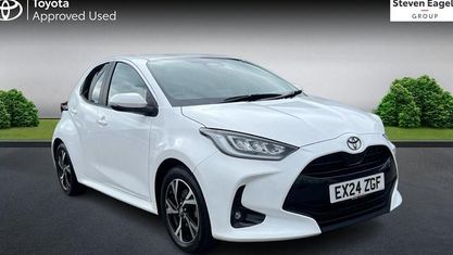 Usado Toyota Yaris Hybrid Design 116 CV (85 kW) 2026 Utilitario