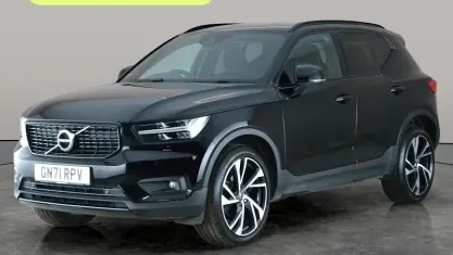 Gebraucht Volvo XC40 R-Design Pro 197 PS (144 kW) 2021 Schwarz SUV