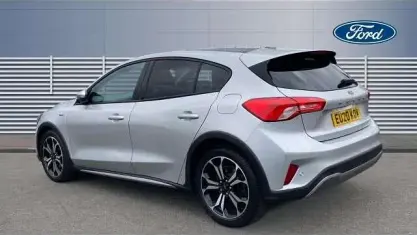 Begagnad Ford Focus Active X 125 HK (91 kW) 2020 Silver Halvkombi