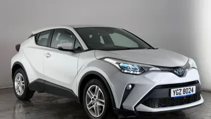 Używany Toyota C-HR 122 KM (89 kW) 2023 Biały SUV