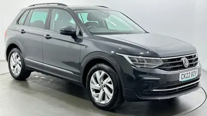 Usado VW Tiguan Life 150 HP (110 kW) 2022 Cinzento SUV