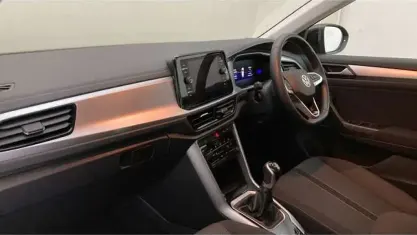 Used VW T-Roc Life 110 HP (80 kW) 2024 Black SUV