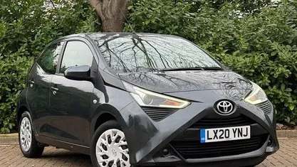 Used Toyota Aygo X-play 72 HP (52 kW) 2020 Hatchback