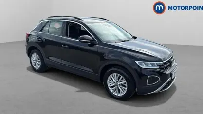 Used VW T-Roc Life 150 HP (110 kW) 2023 Black SUV