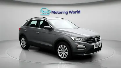 Begagnad VW T-Roc SE 116 HK (85 kW) 2019 Grå SUV