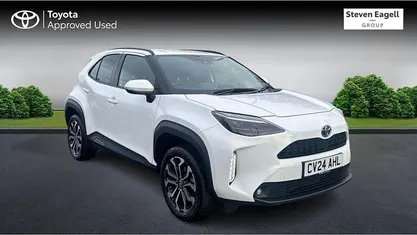 Used 2025 Toyota Yaris Hybrid Design Estate | £22,236 (Fair price)