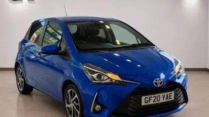 Used Toyota Yaris 101 HP (74 kW) 2020 Blue Hatchback