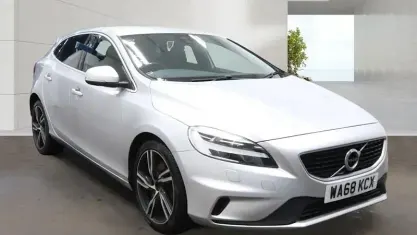 Used Volvo V40 R-Design Pro 152 HP (111 kW) 2019 Hatchback