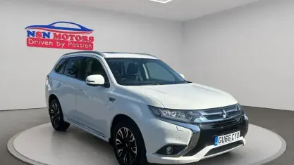 Used Mitsubishi Outlander P-HEV 203 HP (149 kW) 2016 White SUV