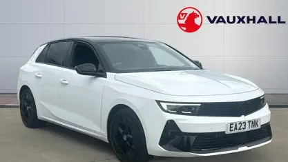 Begagnad Vauxhall Astra GSe 225 HK (165 kW) 2023 Vit Halvkombi