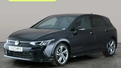 Begagnad VW Golf VIII R-line 150 HK (110 kW) 2023 Halvkombi