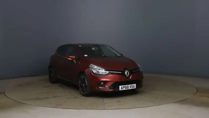 Used Renault Clio Iconic 90 HP (66 kW) 2019 Red Hatchback