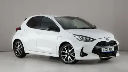 Used Toyota Yaris 116 HP (85 kW) 2021 White Hatchback