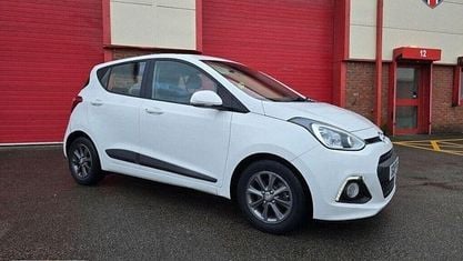 Używany Hyundai i10 Premium 87 KM (63 kW) 2015 Biały Hatchback