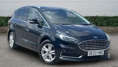 Used Ford S-MAX Titanium 190 HP (139 kW) 2022 Black MPV
