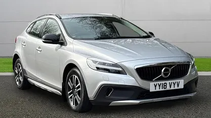 Begagnad Volvo V40 Plus 152 HK (111 kW) 2018 Silver Halvkombi
