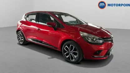 Used Renault Clio Play 76 HP (55 kW) 2019 Red Hatchback