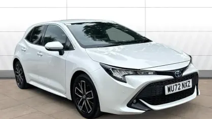 Used Toyota Corolla Design 184 HP (135 kW) 2022 White Hatchback