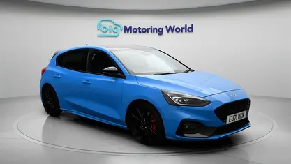 Begagnad Ford Focus ST 280 HK (205 kW) 2021 Blå Halvkombi