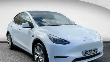 Używany Tesla Model Y Long Range AWD 286 kW (389 KM) 2025 SUV