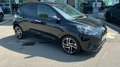 Used Hyundai i10 Premium 79 HP (58 kW) 2025 Black Hatchback