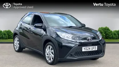 Usado Toyota Aygo X PURE 72 CV (52 kW) 2024 Negro SUV